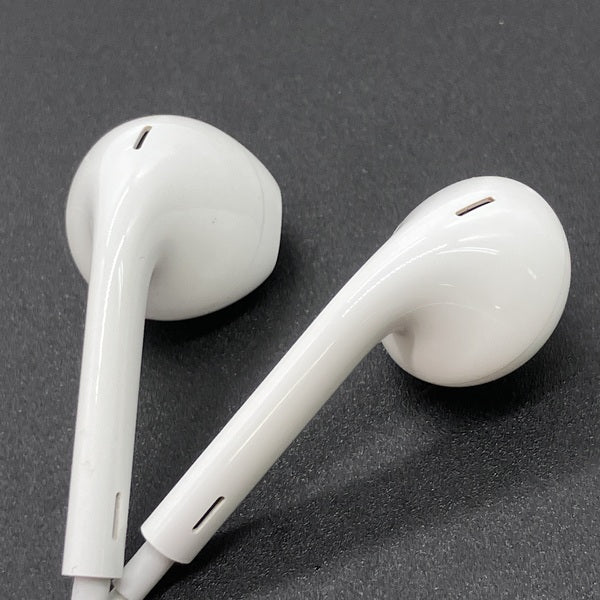 【中古】EarPods with Lightning Connector【秋葉原】