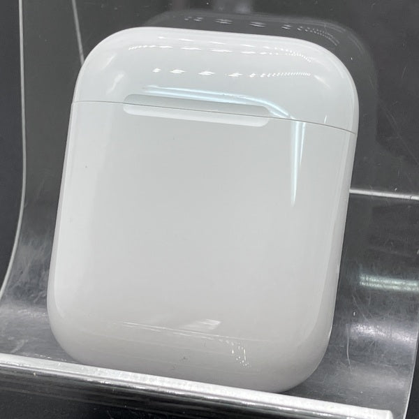 【中古】AirPods with Charging Case MV7N2J/A【秋葉原】