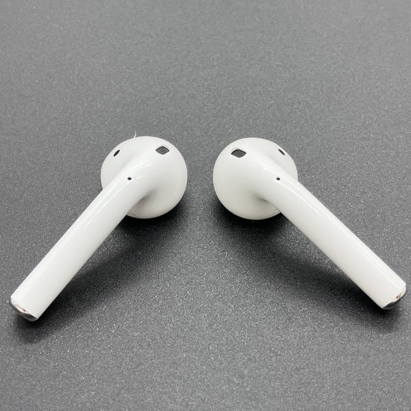 【中古】AirPods with Charging Case MV7N2J/A【秋葉原】