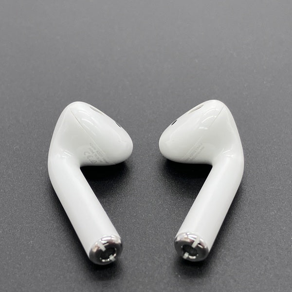 【中古】AirPods with Charging Case MV7N2J/A【秋葉原】