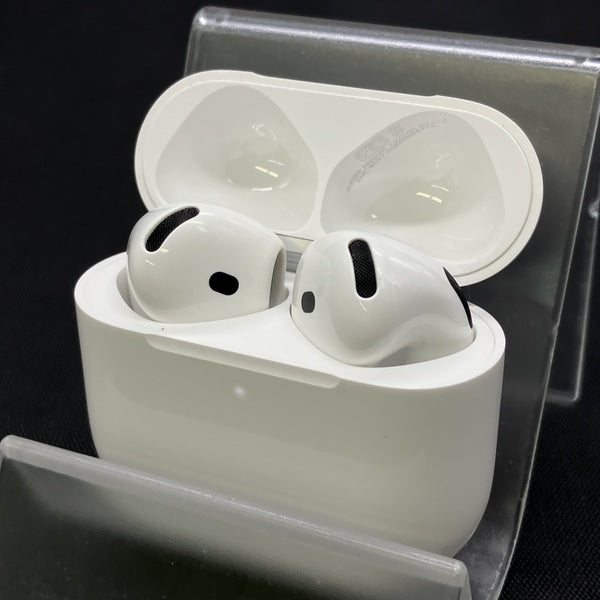 【中古】AirPods 4 MXP93J/A（アクティブノイズキャンセリング搭載）【秋葉原】