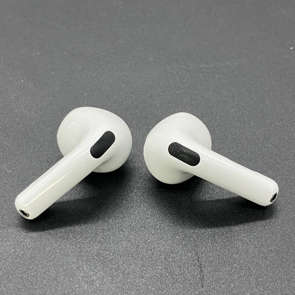 【中古】AirPods 4 MXP93J/A（アクティブノイズキャンセリング搭載）【秋葉原】