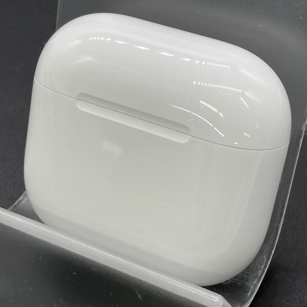 【中古】AirPods 4 MXP93J/A（アクティブノイズキャンセリング搭載）【秋葉原】
