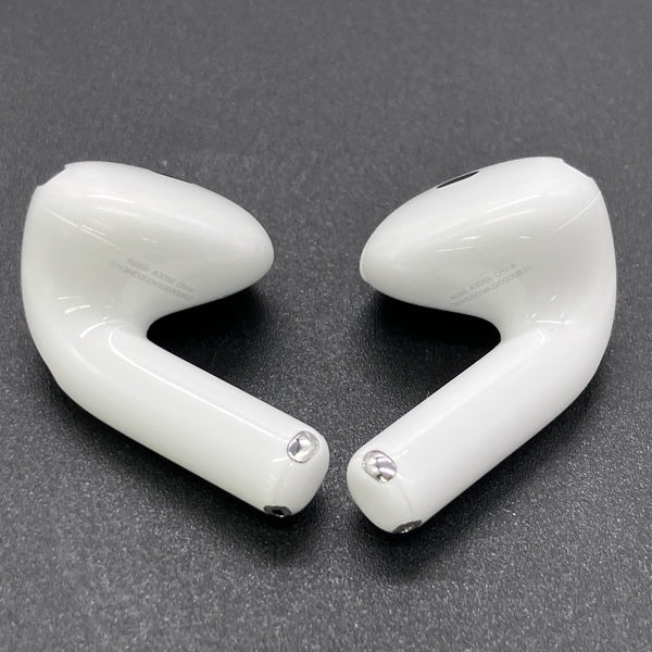 【中古】AirPods 4 MXP93J/A（アクティブノイズキャンセリング搭載）【秋葉原】