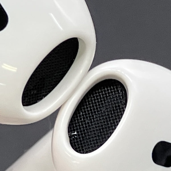 【中古】AirPods 4 MXP93J/A（アクティブノイズキャンセリング搭載）【秋葉原】