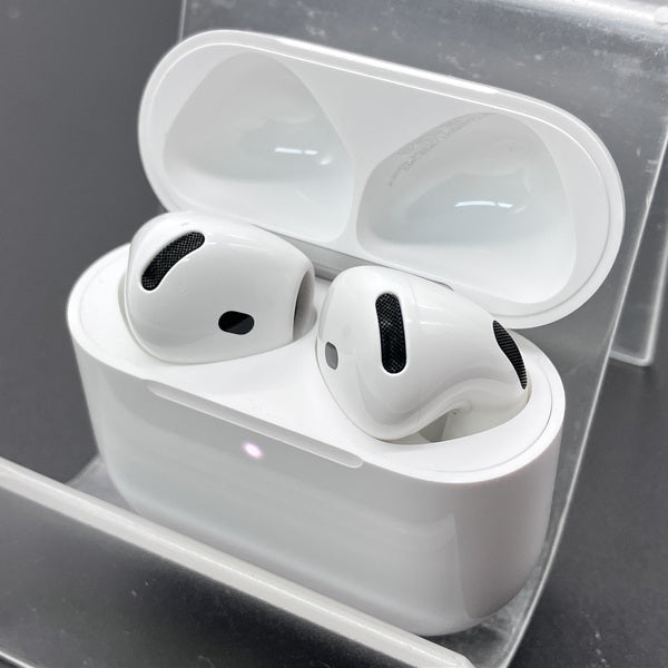 【中古】AirPods 4 MXP93J/A（アクティブノイズキャンセリング搭載）【秋葉原】