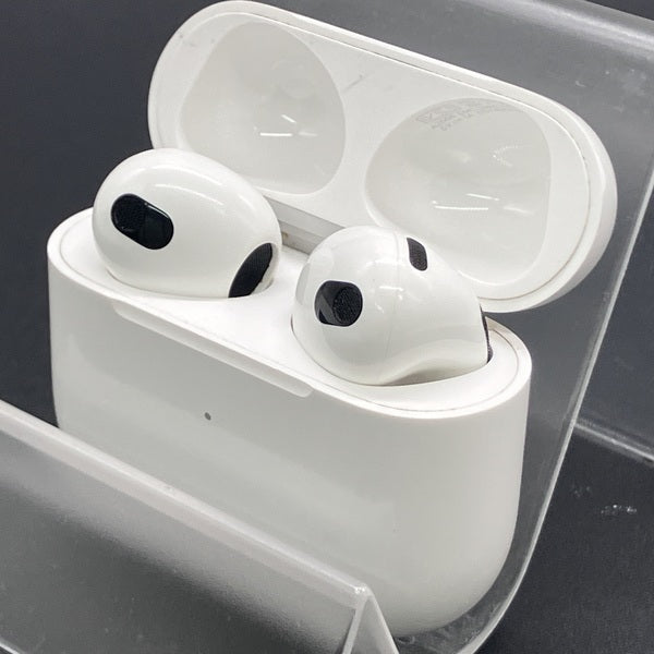 【中古】Airpods MPNY3J/A 3rd Generation  Lightning充電ケース付【秋葉原】