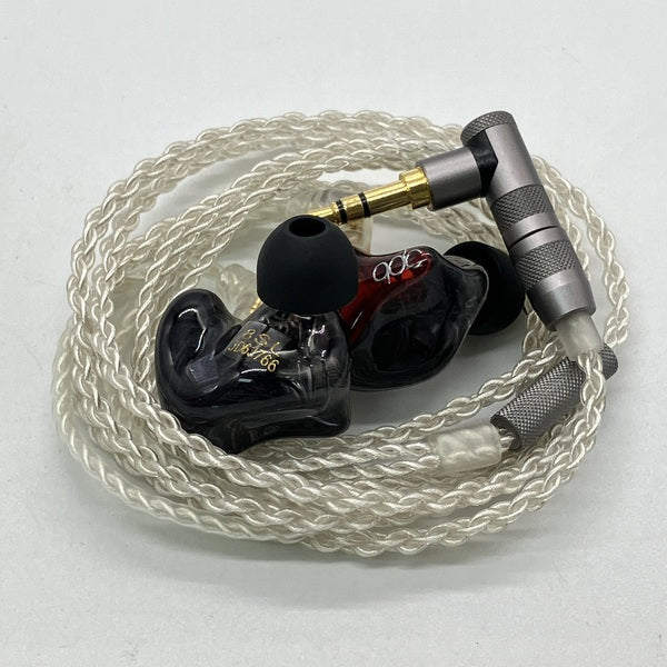 【中古】Live 8SL 【QDC-LIVE-8SL】【秋葉原】