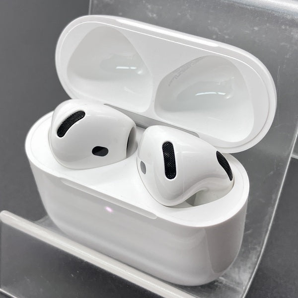 【中古】AirPods 4 MXP93J/A（アクティブノイズキャンセリング搭載）【秋葉原】