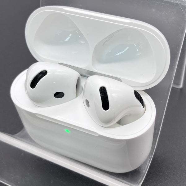 【中古】AirPods 4 MXP93J/A（アクティブノイズキャンセリング搭載）【秋葉原】