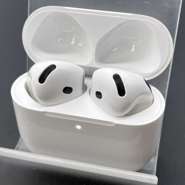 【中古】AirPods 4 MXP93J/A（アクティブノイズキャンセリング搭載）【秋葉原】