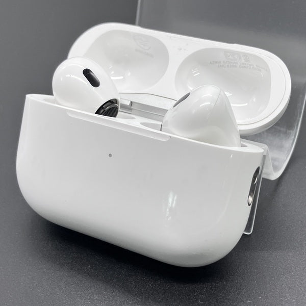 【中古】MagSafe充電ケース(USB-C)付きAirPods Pro(第2世代) MTJV3JA【秋葉原】