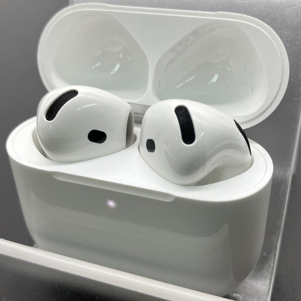 【中古】AirPods 4 MXP93J/A（アクティブノイズキャンセリング搭載）【秋葉原】