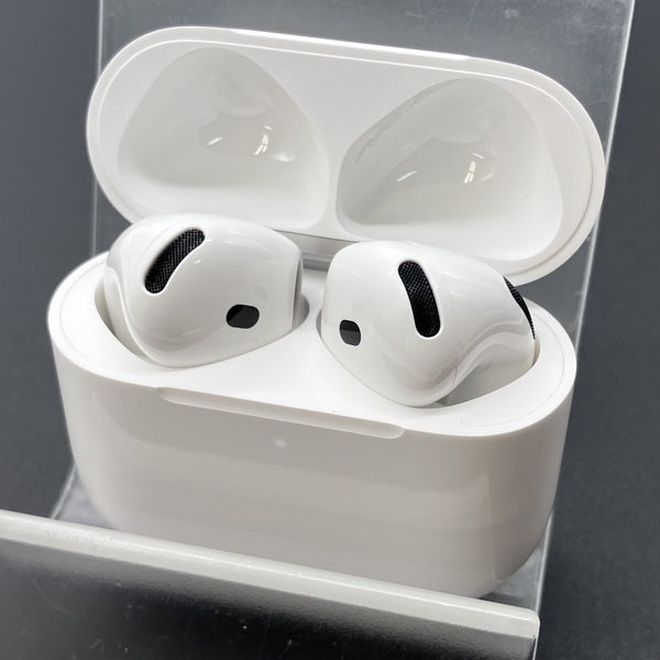 【中古】AirPods 4 MXP93J/A（アクティブノイズキャンセリング搭載）【秋葉原】