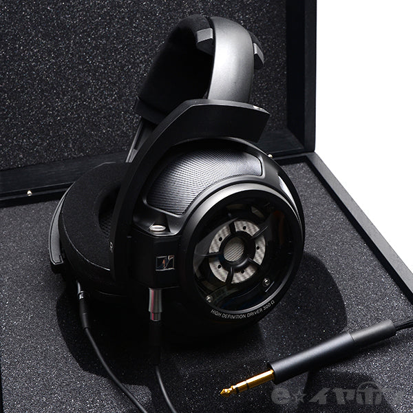 HD 820