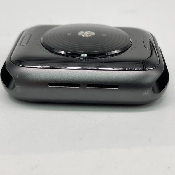 【中古】Apple Watch Nike SE （40mm GPS）アルミニウム ブラック【秋葉原】