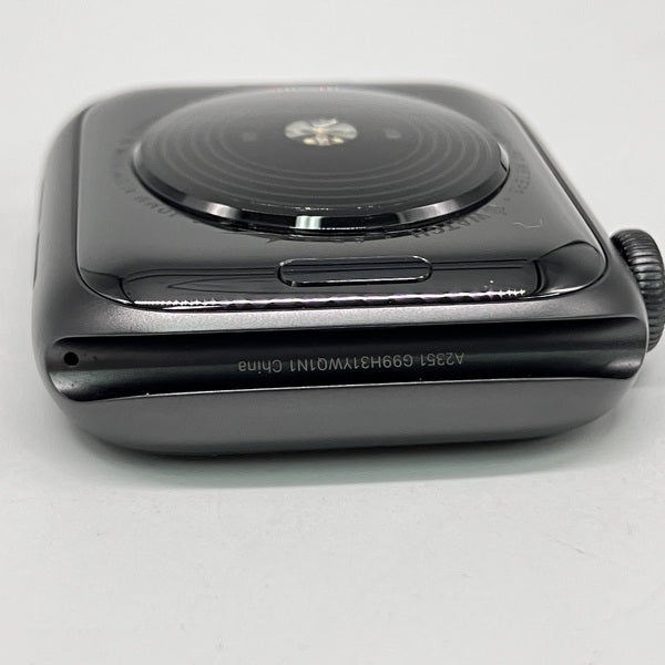 【中古】Apple Watch Nike SE （40mm GPS）アルミニウム ブラック【秋葉原】