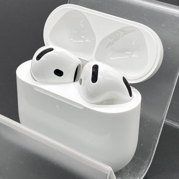【中古】AirPods 4 MXP93J/A（アクティブノイズキャンセリング搭載）【秋葉原】