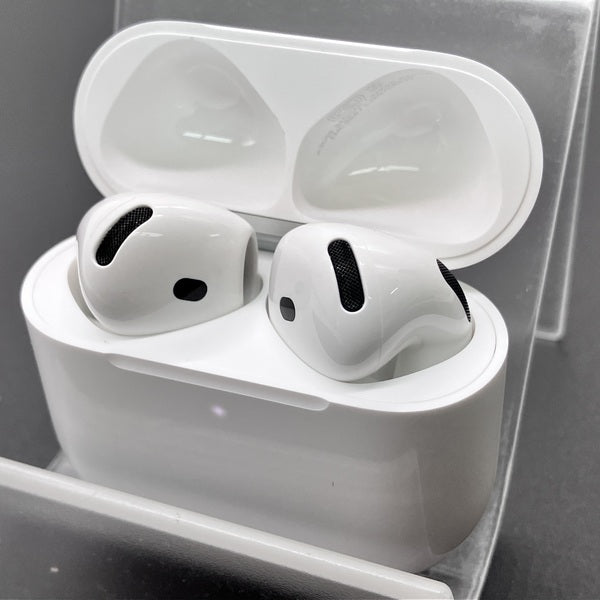 【中古】AirPods 4 MXP93J/A（アクティブノイズキャンセリング搭載）【秋葉原】
