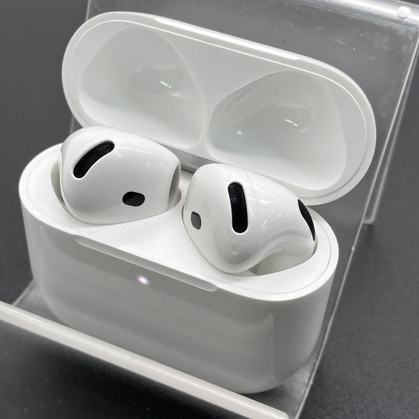 【中古】AirPods 4 MXP93J/A（アクティブノイズキャンセリング搭載）【秋葉原】