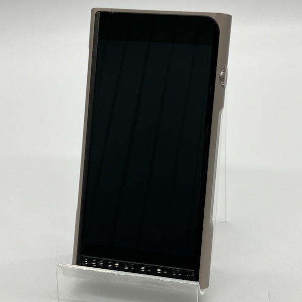 【中古】M6 PRO チタニウム【日本橋】