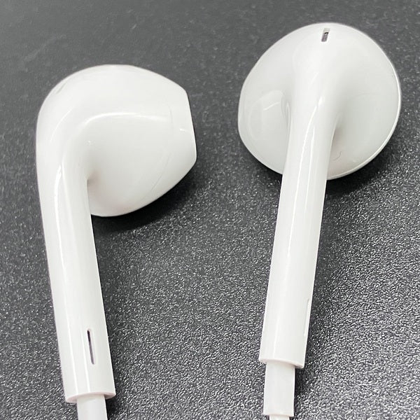 【中古】Apple EarPods with Remote and Mic【日本橋】