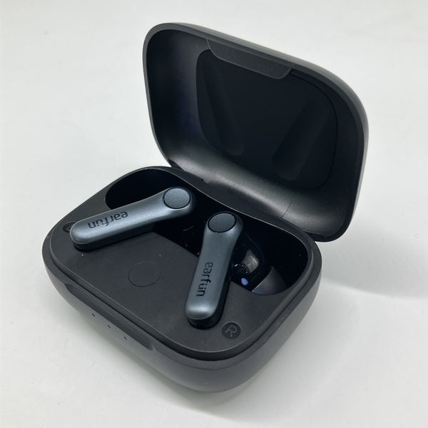 【中古】Air Pro 4 - Black【秋葉原】