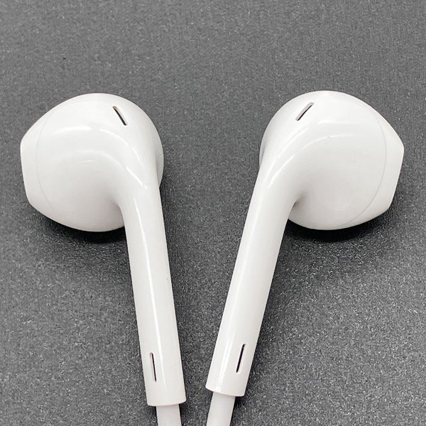 【中古】Apple EarPods with Remote and Mic【秋葉原】