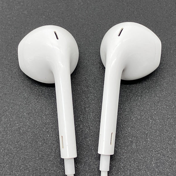 【中古】Apple EarPods with Remote and Mic【秋葉原】