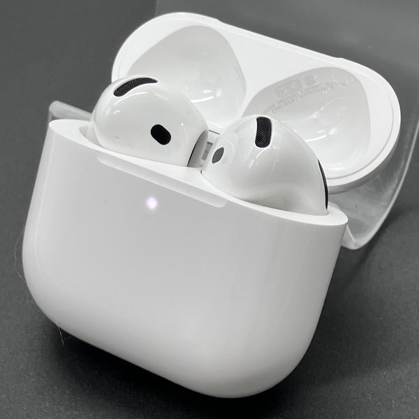 【中古】AirPods 4 MXP93J/A（アクティブノイズキャンセリング搭載）