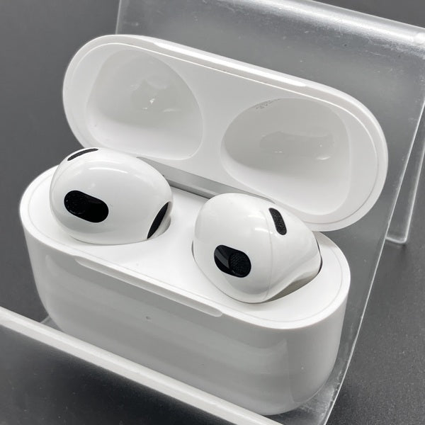 【中古】Airpods MPNY3J/A 3rd Generation  Lightning充電ケース付【秋葉原】