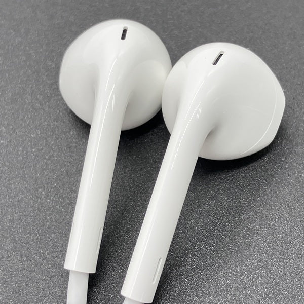 【中古】EarPods with Lightning Connector【秋葉原】