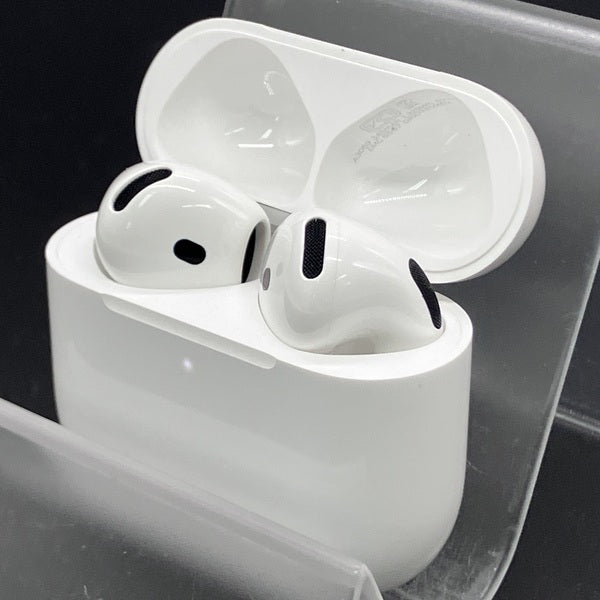 【中古】AirPods 4 MXP93J/A（アクティブノイズキャンセリング搭載）【秋葉原】