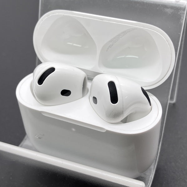 【中古】AirPods 4 MXP93J/A（アクティブノイズキャンセリング搭載）【秋葉原】