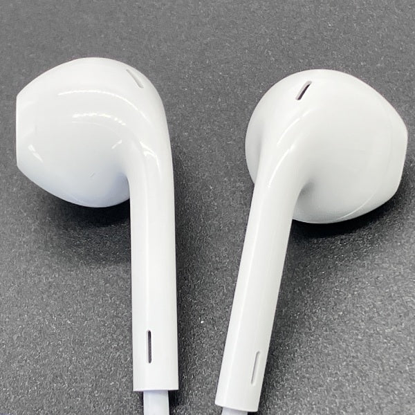 【中古】Apple EarPods with Remote and Mic【秋葉原】