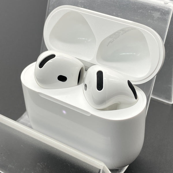 【中古】AirPods 4 MXP93J/A（アクティブノイズキャンセリング搭載）【秋葉原】