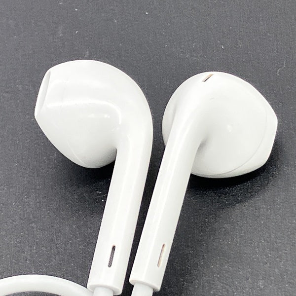 【中古】EarPods with Lightning Connector【秋葉原】