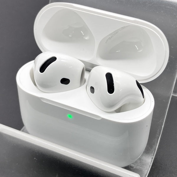 【中古】AirPods 4 MXP93J/A（アクティブノイズキャンセリング搭載）【秋葉原】