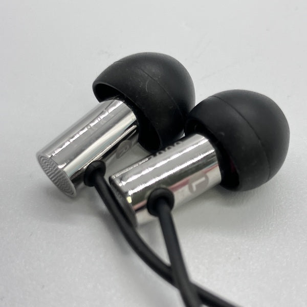 【中古】E3000 【FI-E3DSS】【日本橋】