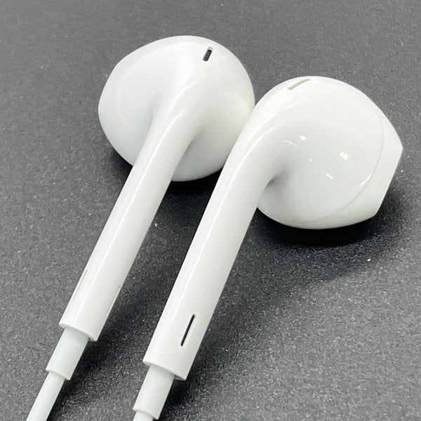 【中古】Apple EarPods with Remote and Mic【秋葉原】