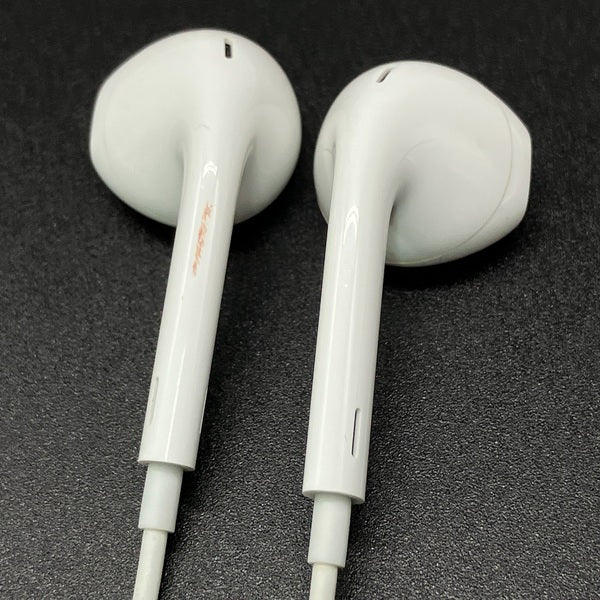 【中古】Apple EarPods with Remote and Mic【日本橋】