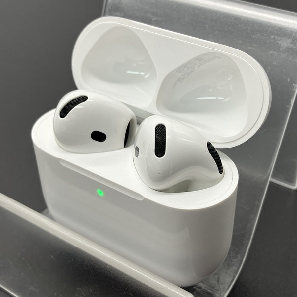 【中古】AirPods 4 MXP93J/A（アクティブノイズキャンセリング搭載）【秋葉原】