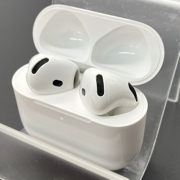 【中古】AirPods 4 MXP63J/A【秋葉原】