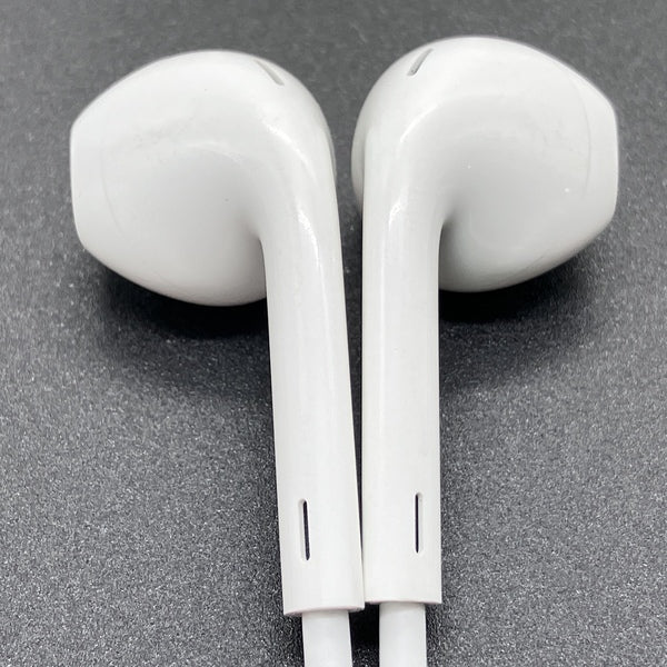 【中古】EarPods with Lightning Connector【秋葉原】