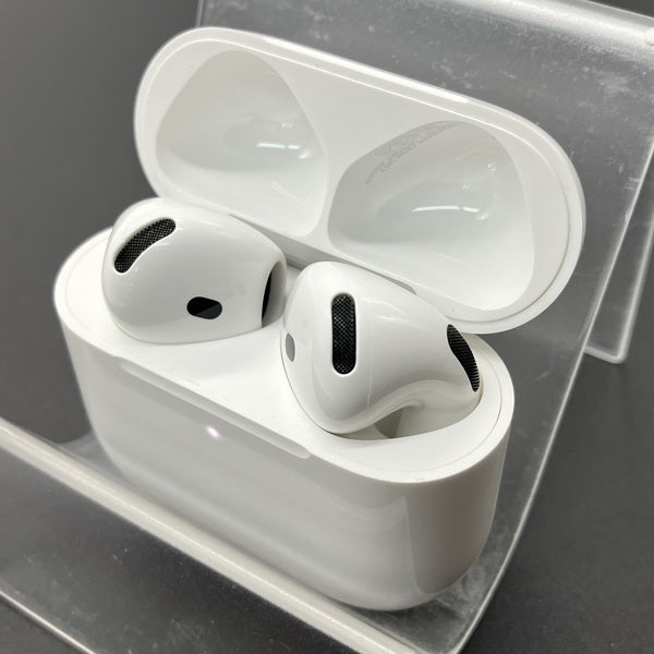 【中古】AirPods 4 MXP93J/A（アクティブノイズキャンセリング搭載）【秋葉原】