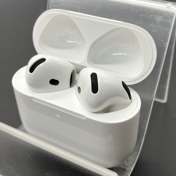 【中古】AirPods 4 MXP63J/A【秋葉原】