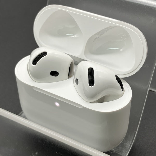 【中古】AirPods 4 MXP93J/A（アクティブノイズキャンセリング搭載）【秋葉原】