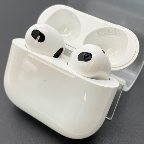 【中古】Airpods MPNY3J/A 3rd Generation  Lightning充電ケース付【秋葉原】