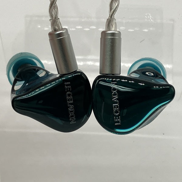 【中古】LE CELADON 【AZL-LECELADON】【秋葉原】