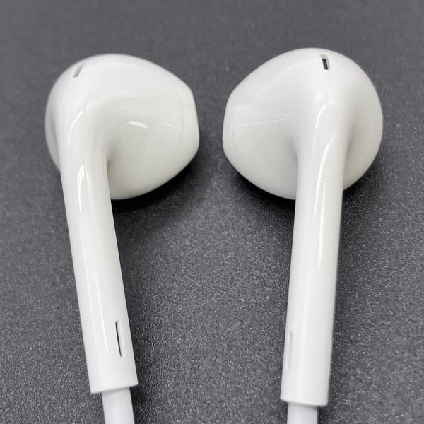 【中古】Apple EarPods with Remote and Mic【秋葉原】
